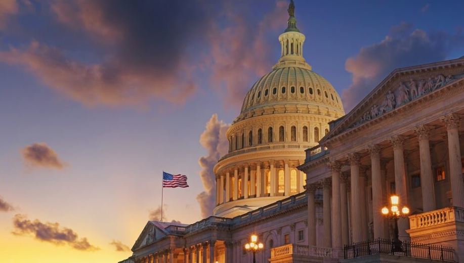 Avanza en el Congreso ley que prohíbe el dólar digital controlado por la Fed