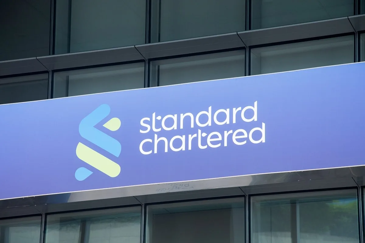 Los ETF de Solana y XRP llegarán, pero en 2025: Standard Chartered