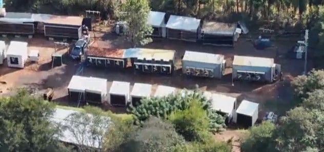 Entre taxi cargas y malezas: cómo intentaron ocultar mineros de Bitcoin en Paraguay