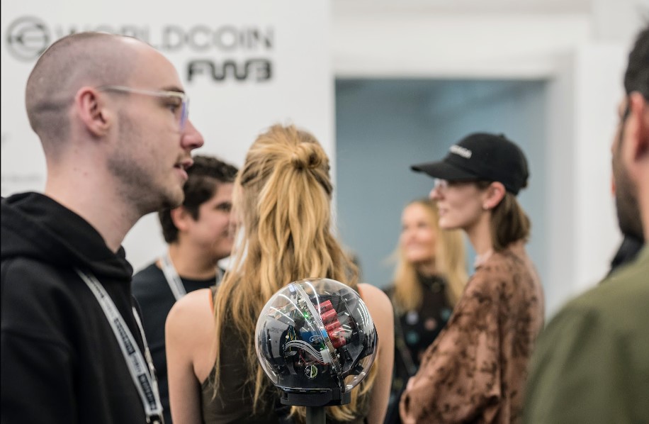 Revendedores de Worldcoin están en la mira de los organismos en Argentina